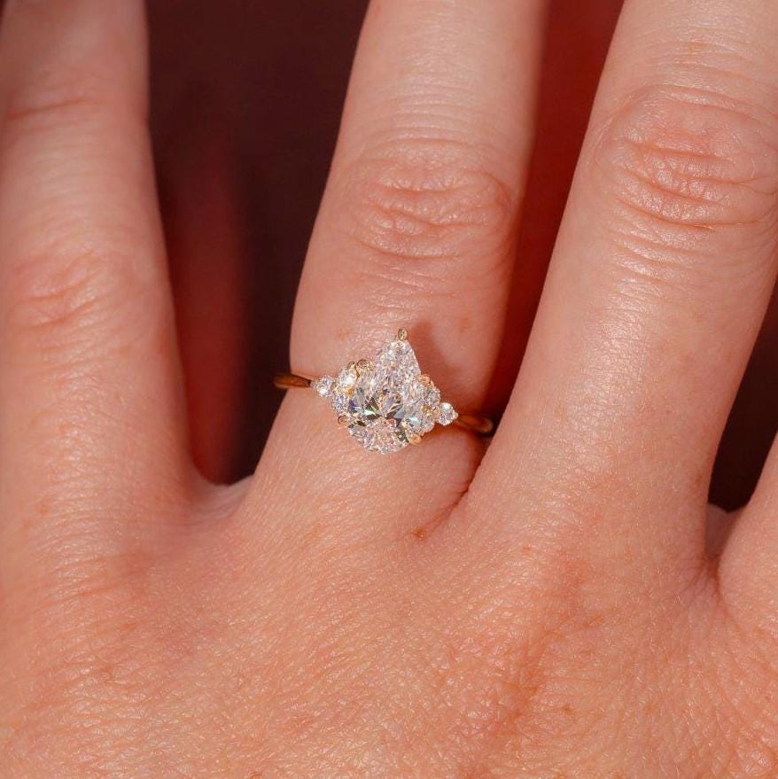 1.5 Carat D color VVS1 Clarity IGI CERTIFIED Pear Cut Lab Grown Diamond Engagement Ring Side Round Solid 14k Yellow Gold